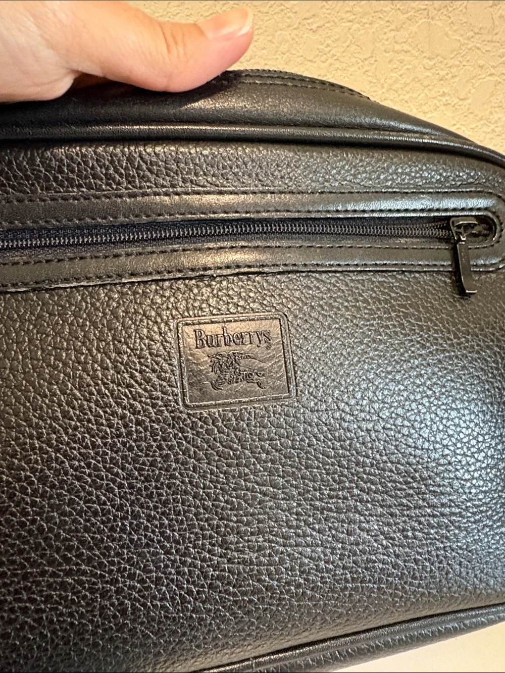 Burberrys Vintage Leather Travel Toiletry Bag Black